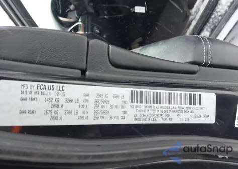 2015 Jeep Grand Cherokee Overland z USA, uszkodzony, nr VIN 1C4RJFCGXFC234783